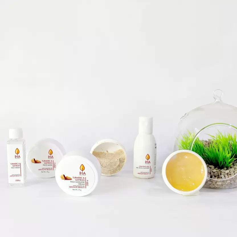 Iha Gold Fluoresce Turmeric & Saffron Mini Facial Kit 95g - 3
